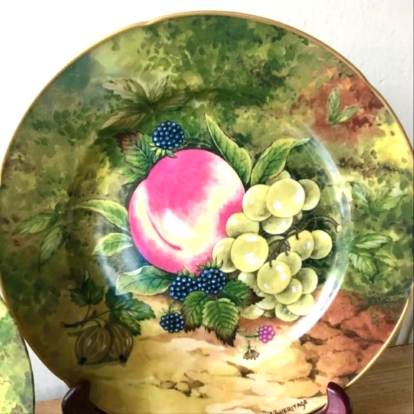 Beautiful Fruit Designed Plates by Rochard Limoges France.With  Artist signature - Picture 5 of 11